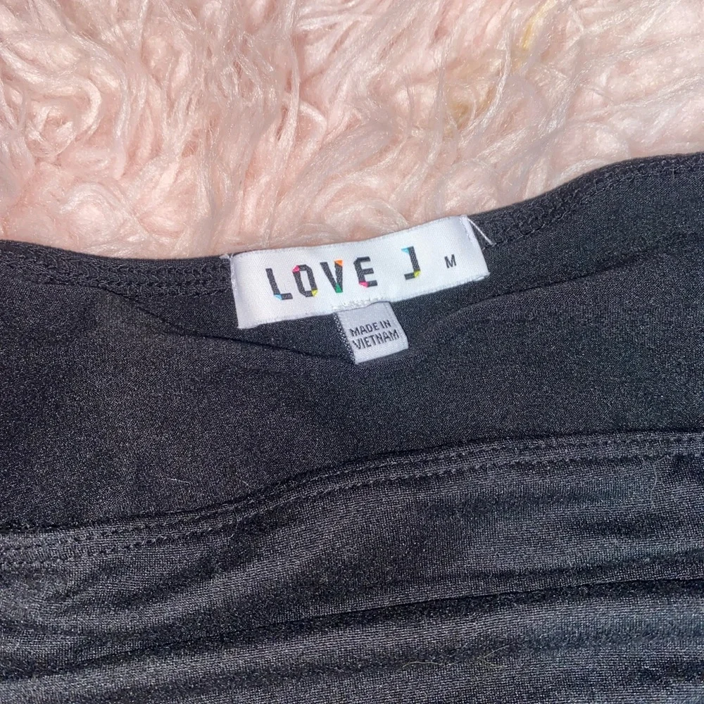 BLACK CROP TOP